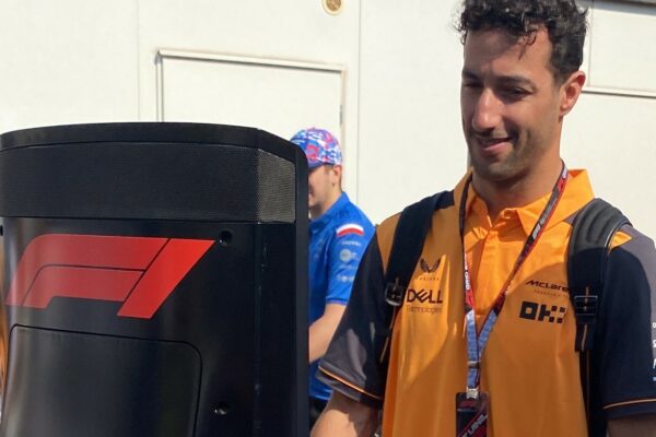 Daniel Ricciardo_maclaren_awabot_f1_robot-telepresence